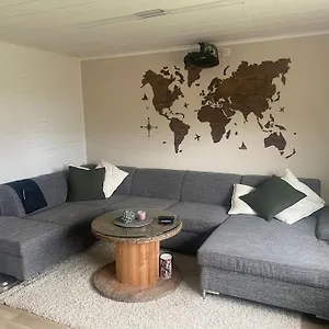 Apartment Kinofeeling Im Reihenhaus Mit Schoenem Garten, Schwarzenfeld